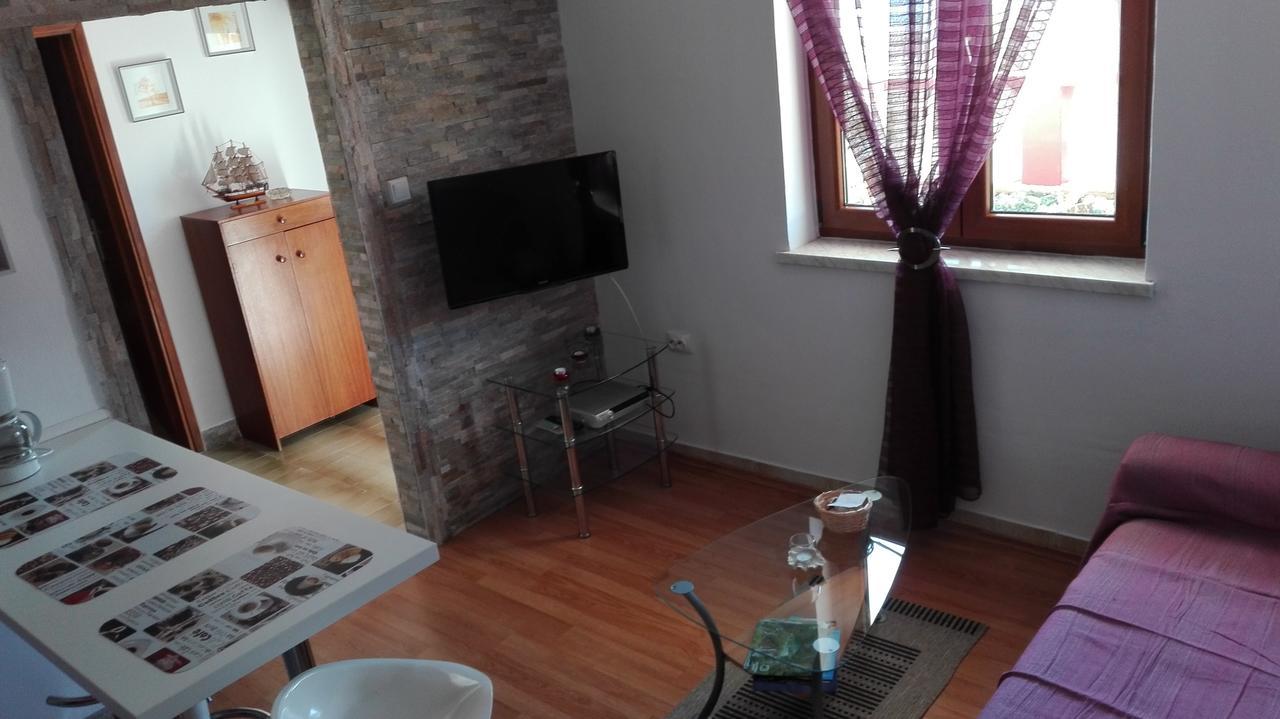 Apartment Dunja セニ エクステリア 写真