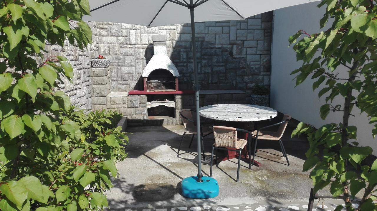 Apartment Dunja セニ エクステリア 写真
